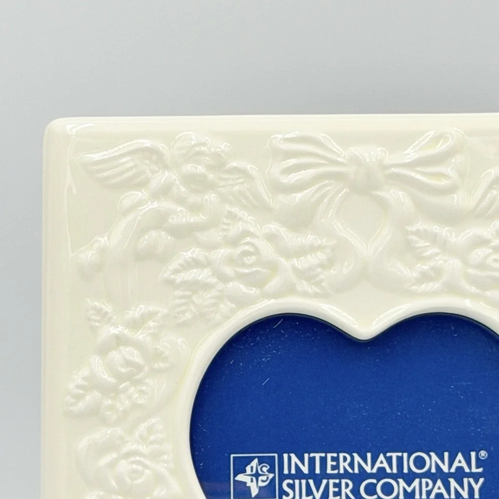 ISC Cherub Heart Picture Frame White Resin Roses Bow 4x4 Romantic Cottage Decor